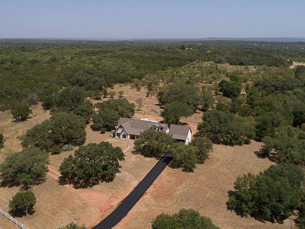 404 County Road 421, Spicewood, TX 78669