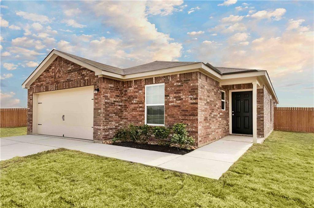 560 Yearwood LN, Jarrell, TX 76537