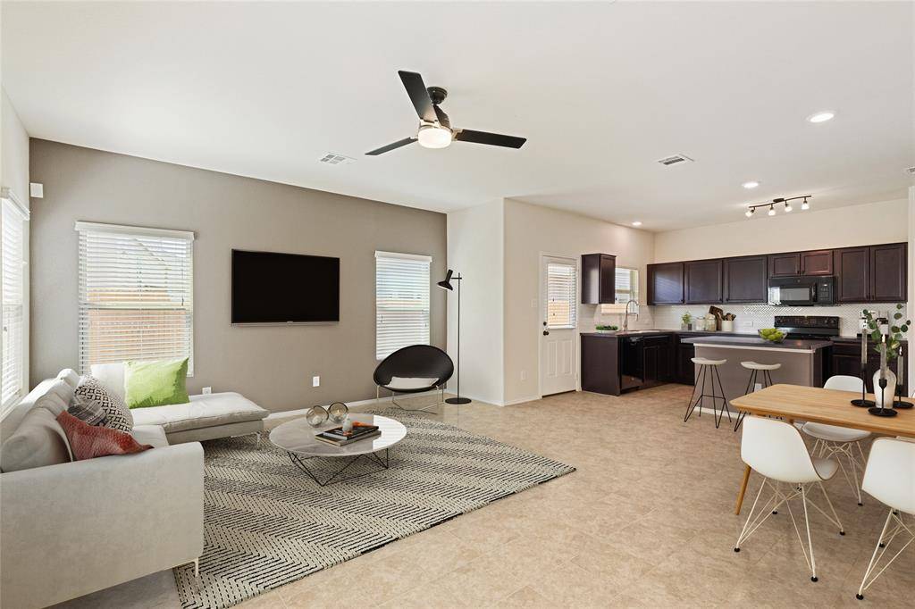 225 Circle WAY, Jarrell, TX 76537