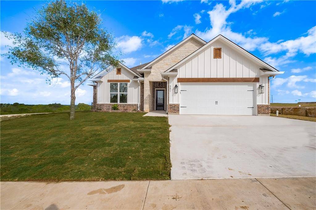 341 Firework LN, Giddings, TX 78942