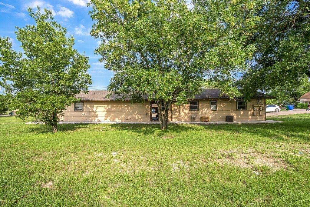 305 E Eggleston ST, Manor, TX 78653