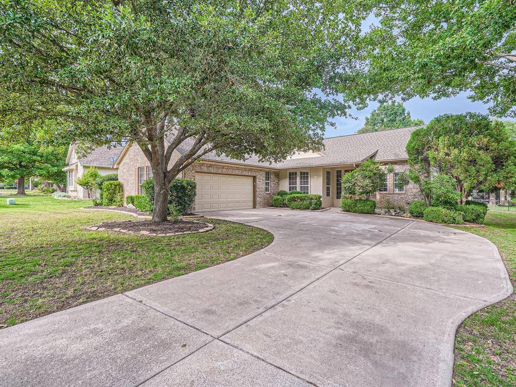 104 High Trail DR, Georgetown, TX 78633