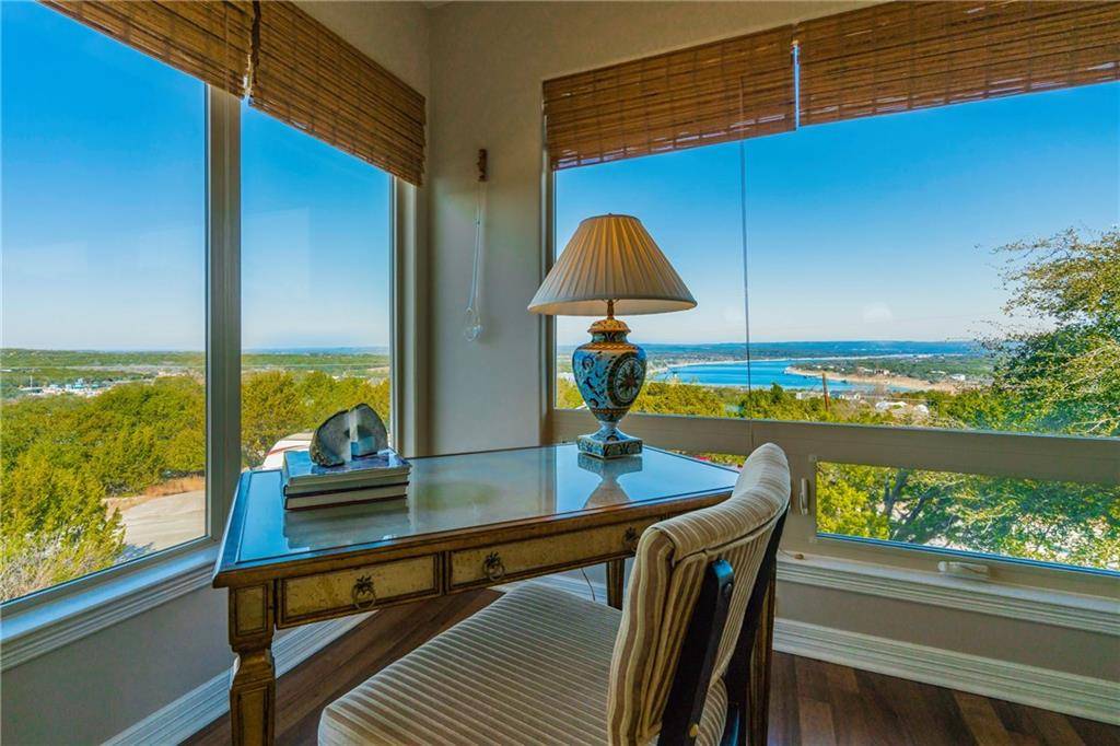 201 MORAR DR, Spicewood, TX 78669