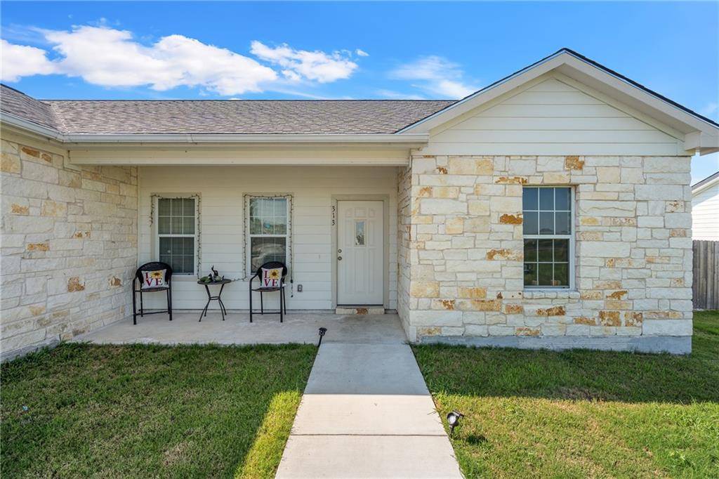 313 Carlos G Parker BLVD NW, Taylor, TX 76574
