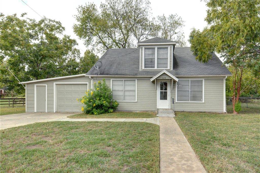 624 S Avenue I Ave, Shiner, TX 77984