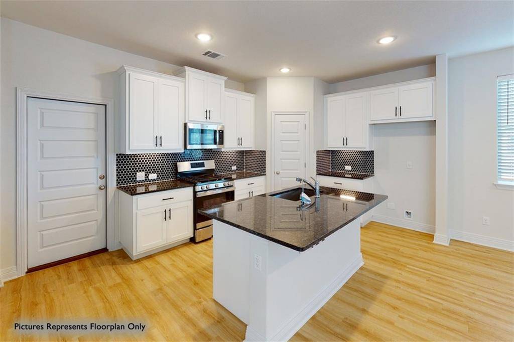 113 Englenook DR, Hutto, TX 78634