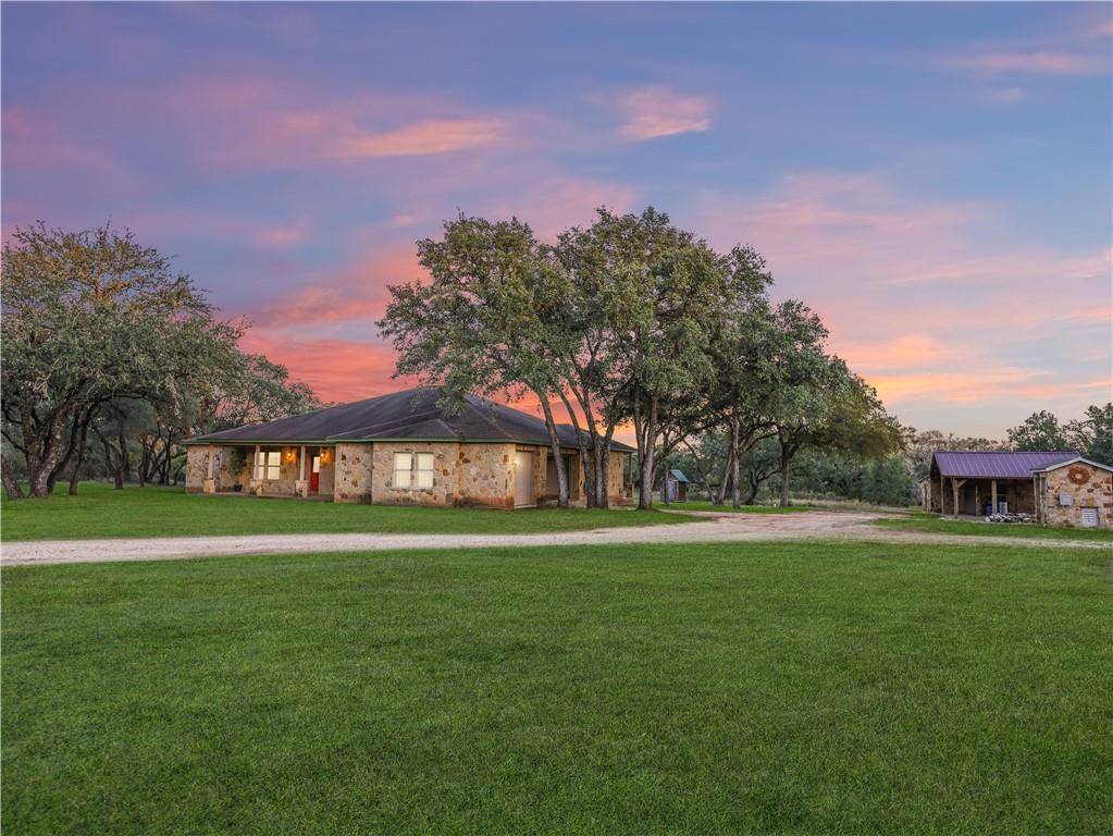 61 Country Oaks DR, Buda, TX 78610