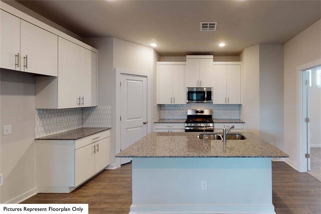 346 Garner DR, Kyle, TX 78640