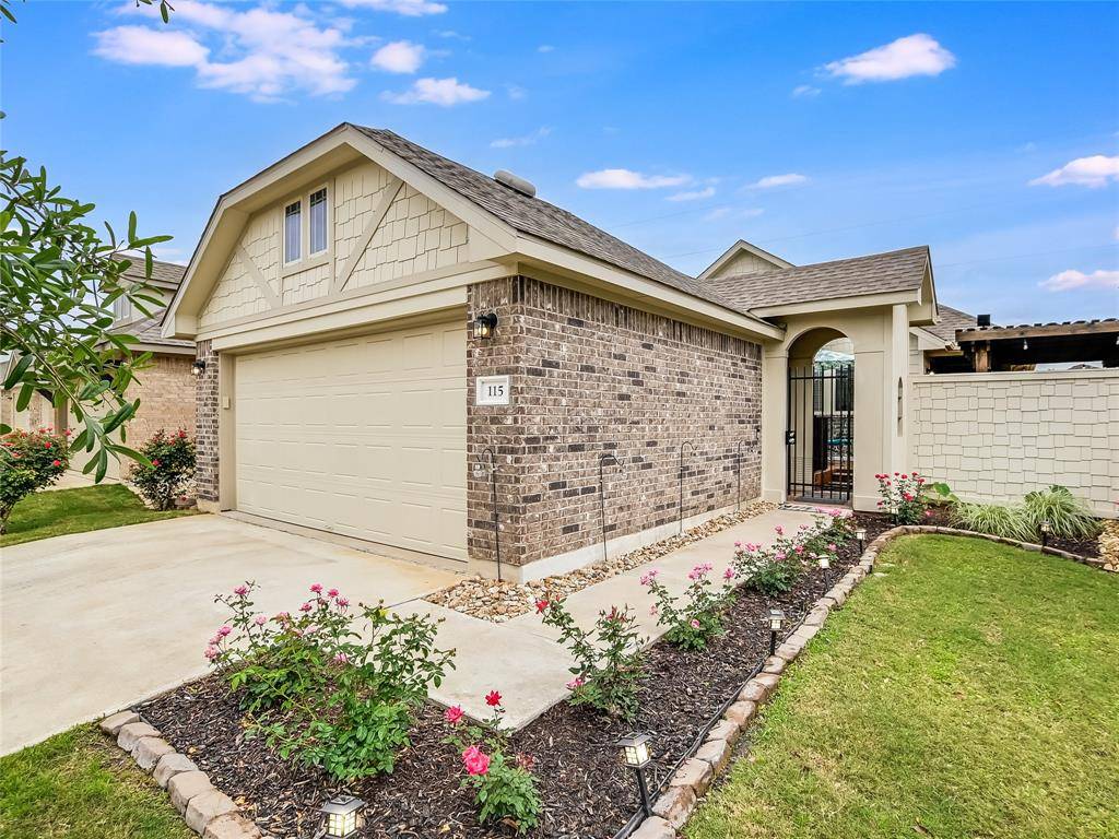 115 Trailstone DR, Bastrop, TX 78602