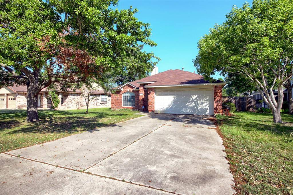 1802 Mallard LN, Taylor, TX 76574
