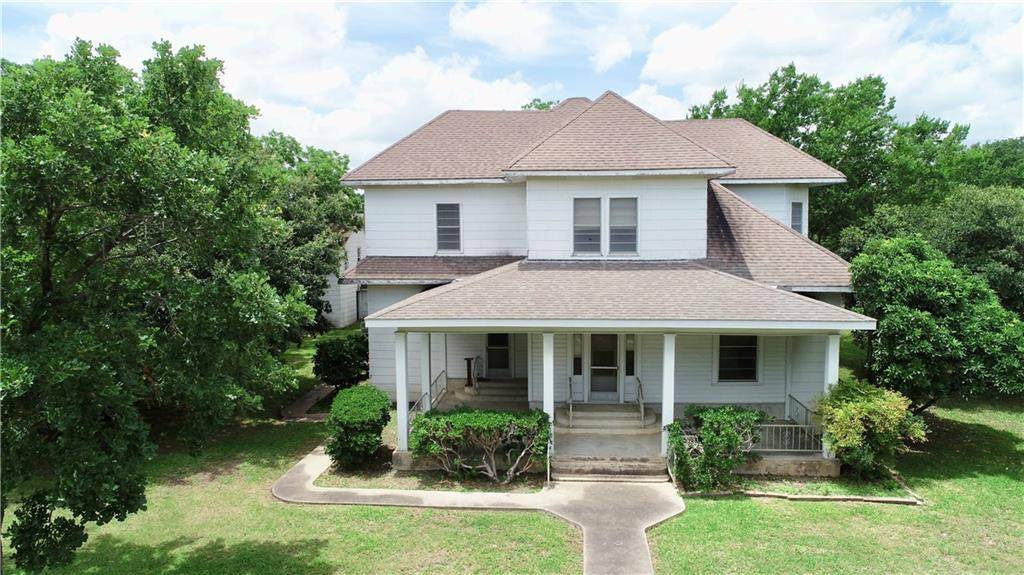 301 East ST, Hutto, TX 78634