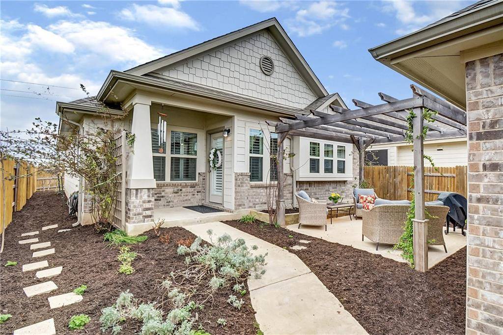 135 Trailstone DR, Bastrop, TX 78602