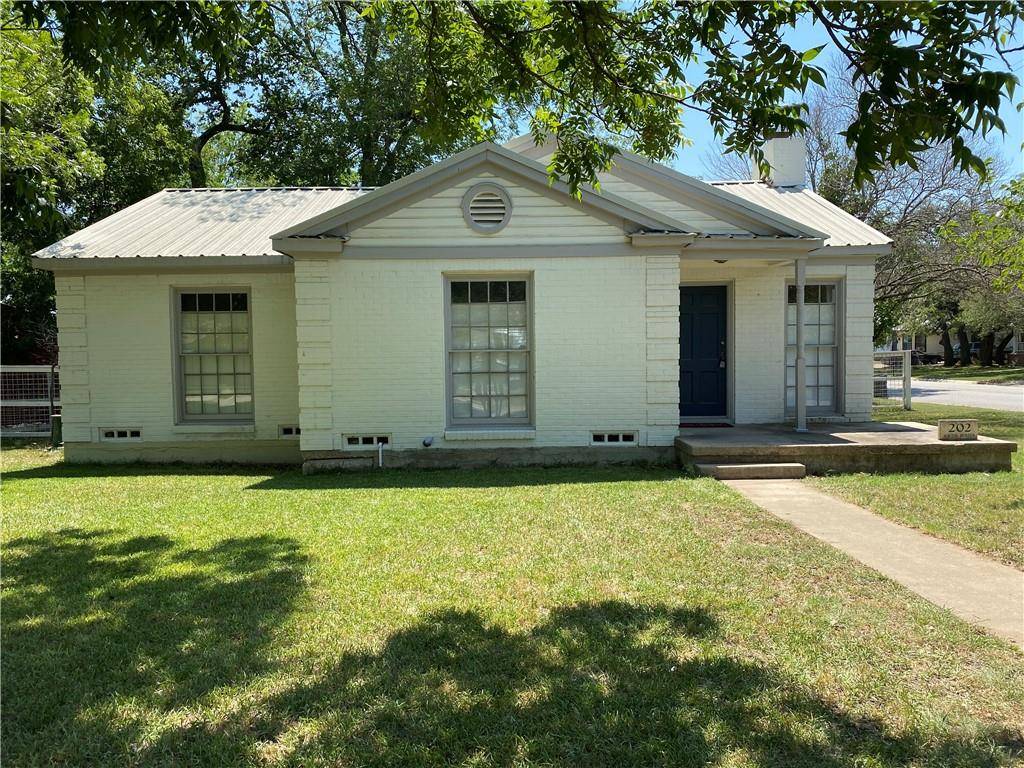 202 S Porter ST, Lampasas, TX 76550