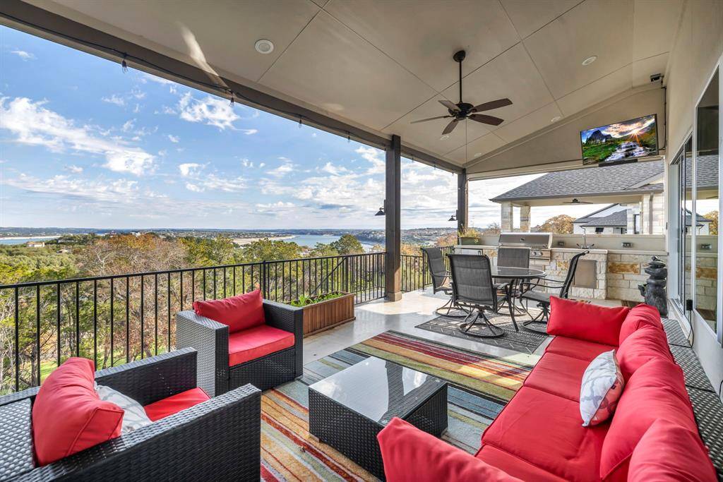 2406 Sunset Vista CIR, Spicewood, TX 78669