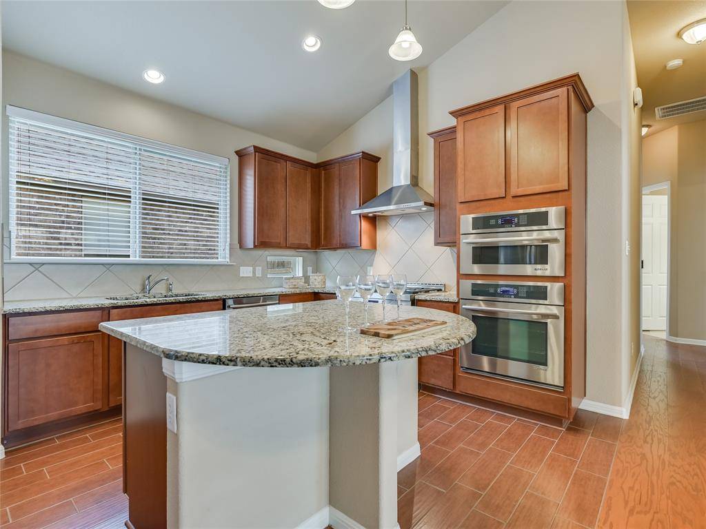 1221 Clearwing CIR, Georgetown, TX 78626
