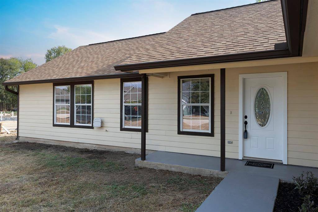 117 E Kikipua LN, Bastrop, TX 78602