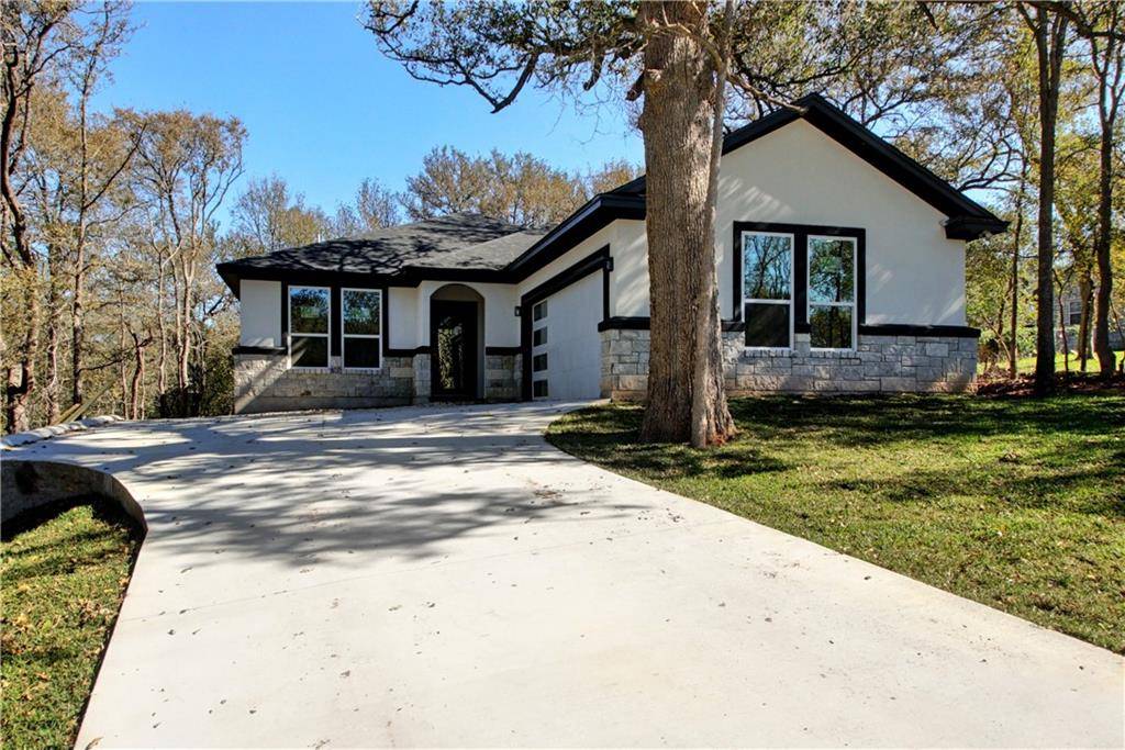 211 Heleakala DR, Bastrop, TX 78602