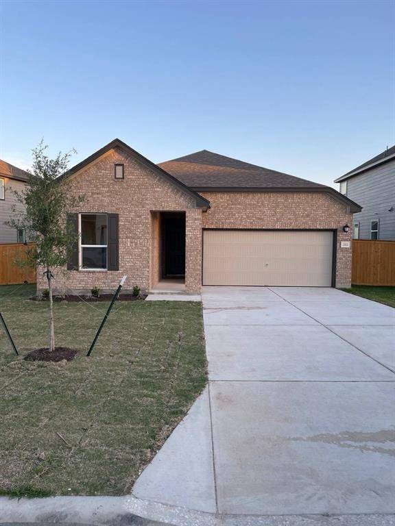 212 Outlaw DR, Jarrell, TX 76537