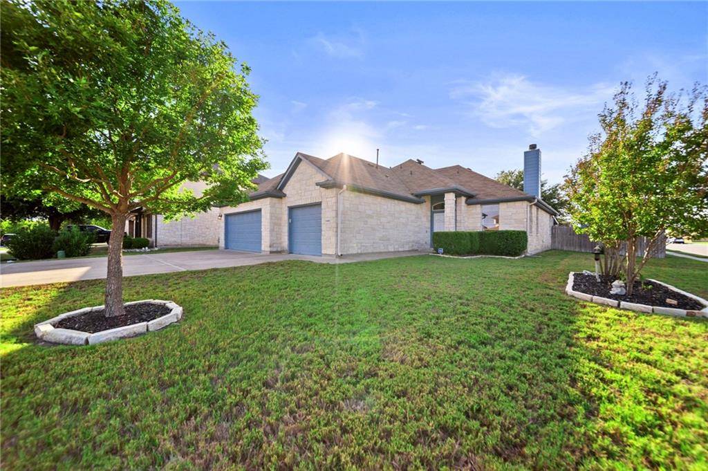 1660 Twin CV, Kyle, TX 78640
