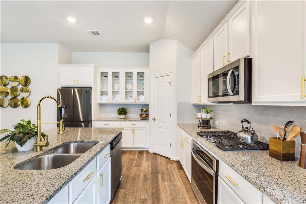 1080 Leadtree LOOP, Buda, TX 78610