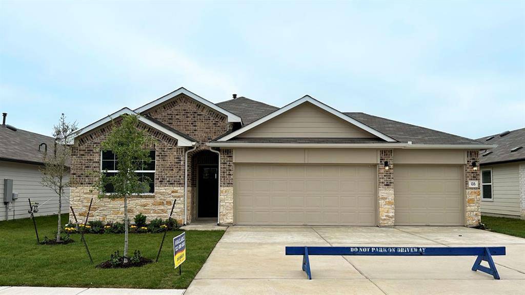 135 Globe Mallow CIR, Kyle, TX 78640