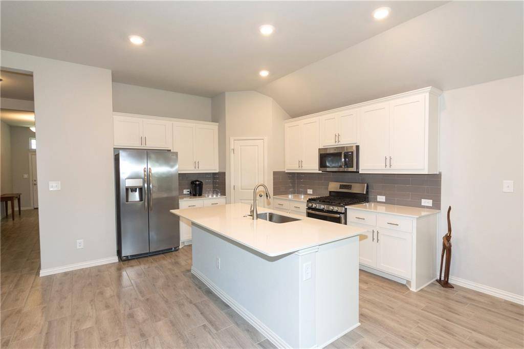 561 Patriot DR, Buda, TX 78610