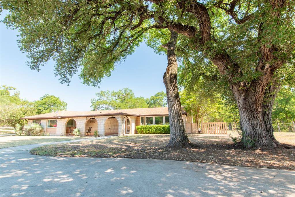 300 Private Road 4332, Lampasas, TX 76550