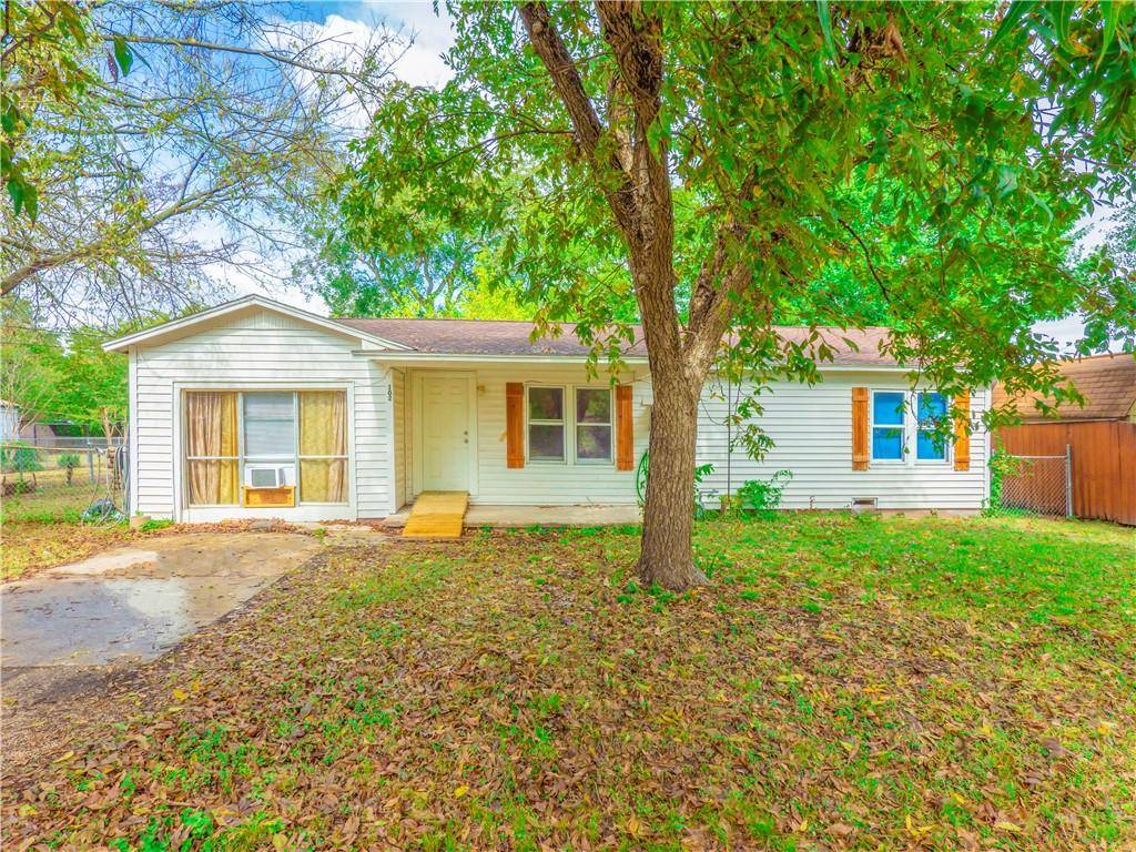 102 W Gibson, Thorndale, TX 76577