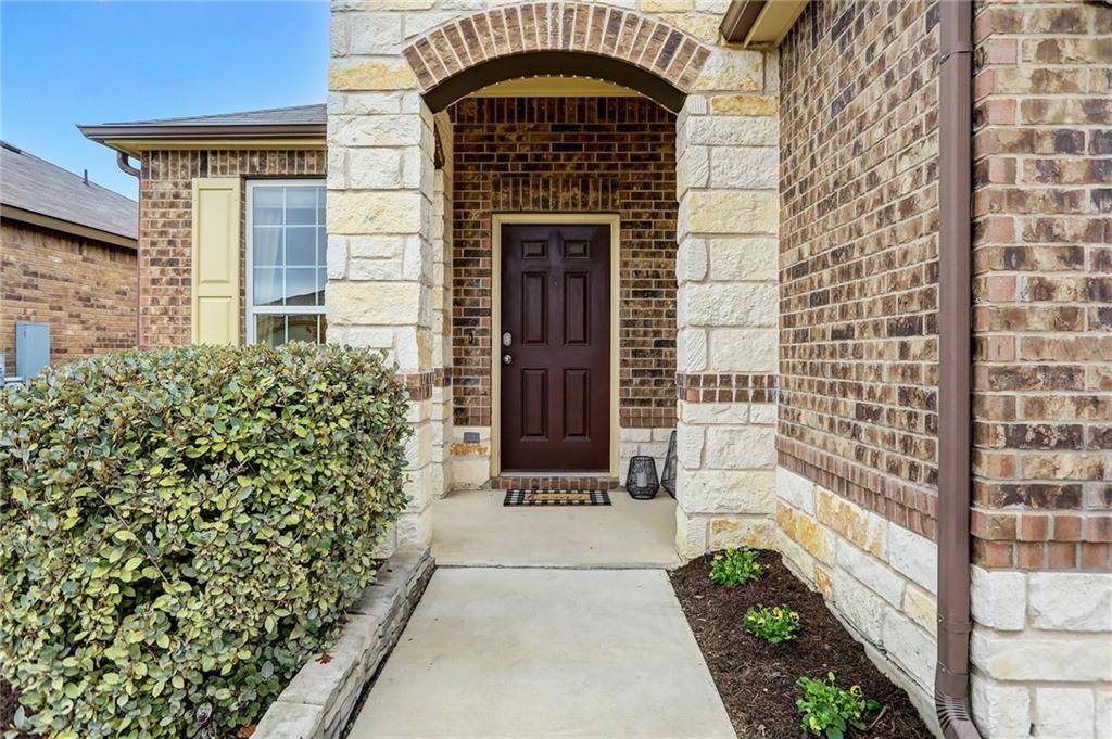 208 Palm DR, Buda, TX 78610