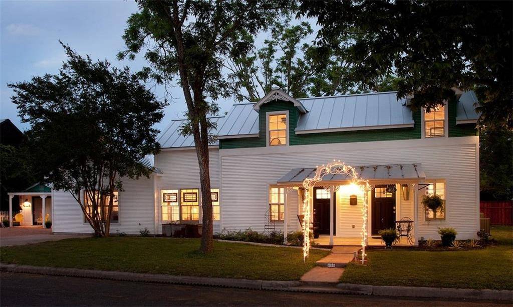 403 N Pecan ST, Fredericksburg, TX 78624