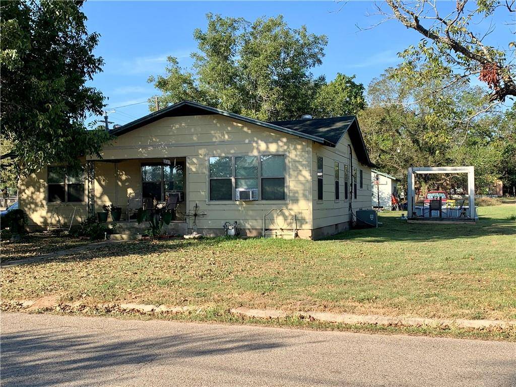 122 E Travis, Rockdale, TX 76567