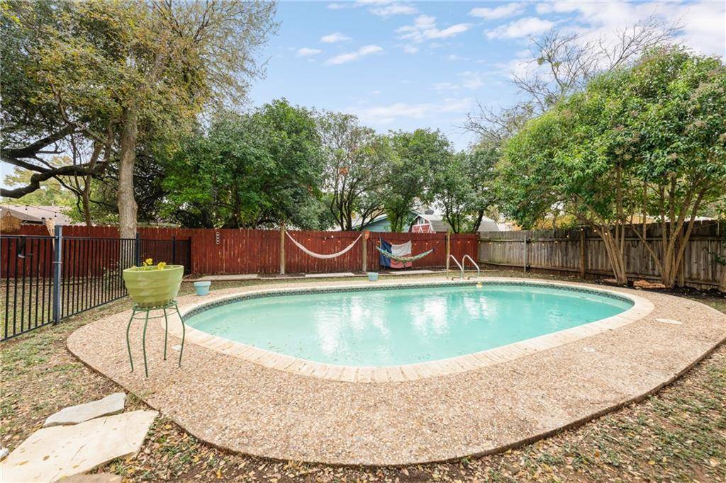 1004 Parker CIR, Georgetown, TX 78628