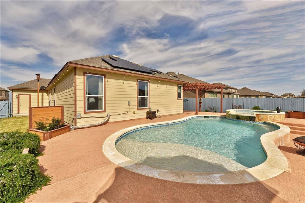 125 Carrington ST, Hutto, TX 78634