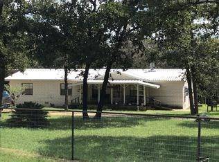 64 Post Oak RD, La Vernia, TX 78121