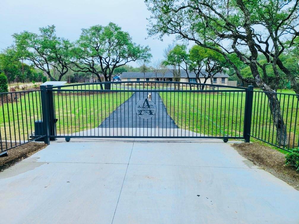 48 Country Oaks DR, Buda, TX 78610
