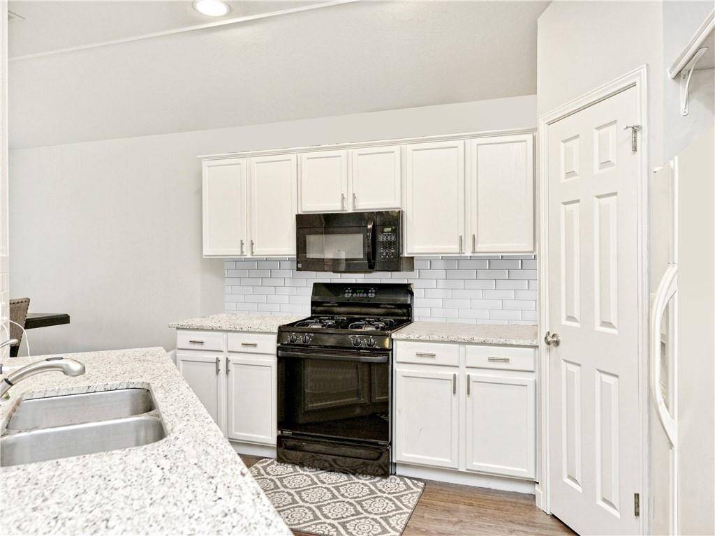 161 Masonwood DR, Kyle, TX 78640