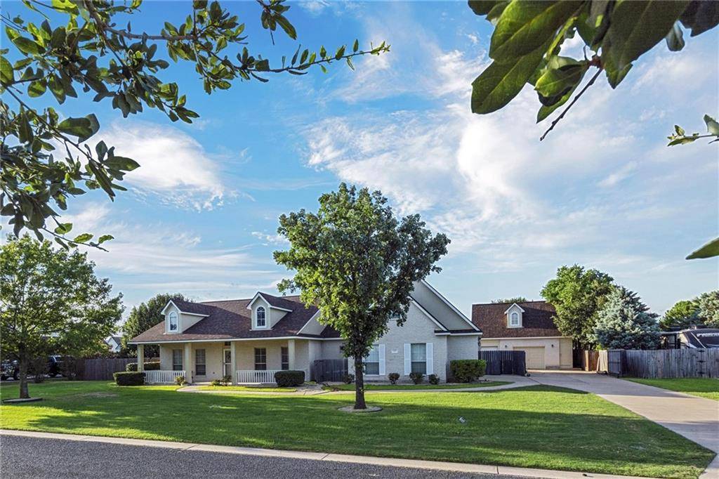 107 San Jacinto, Hutto, TX 78634