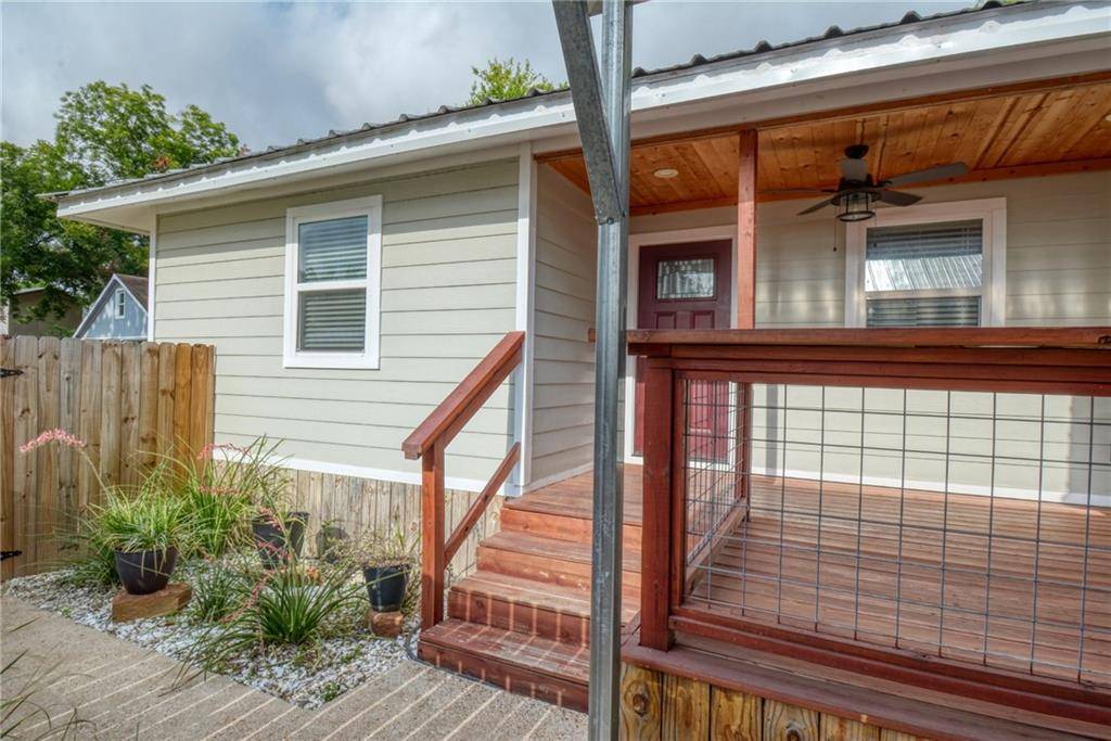 805 Hawthorne ST, Bastrop, TX 78602
