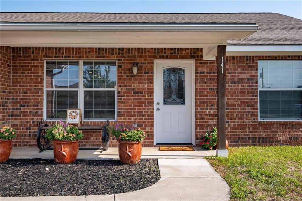 141 Larabie CV, Giddings, TX 78942