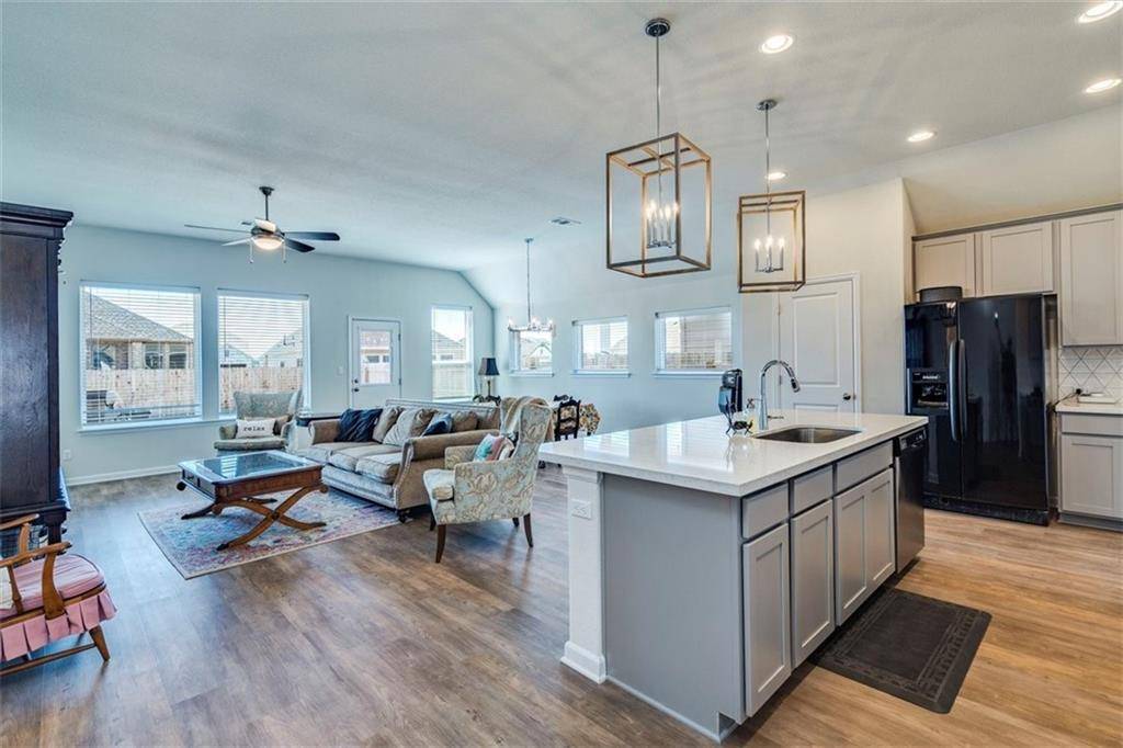 101 Docking Iron DR, Hutto, TX 78634
