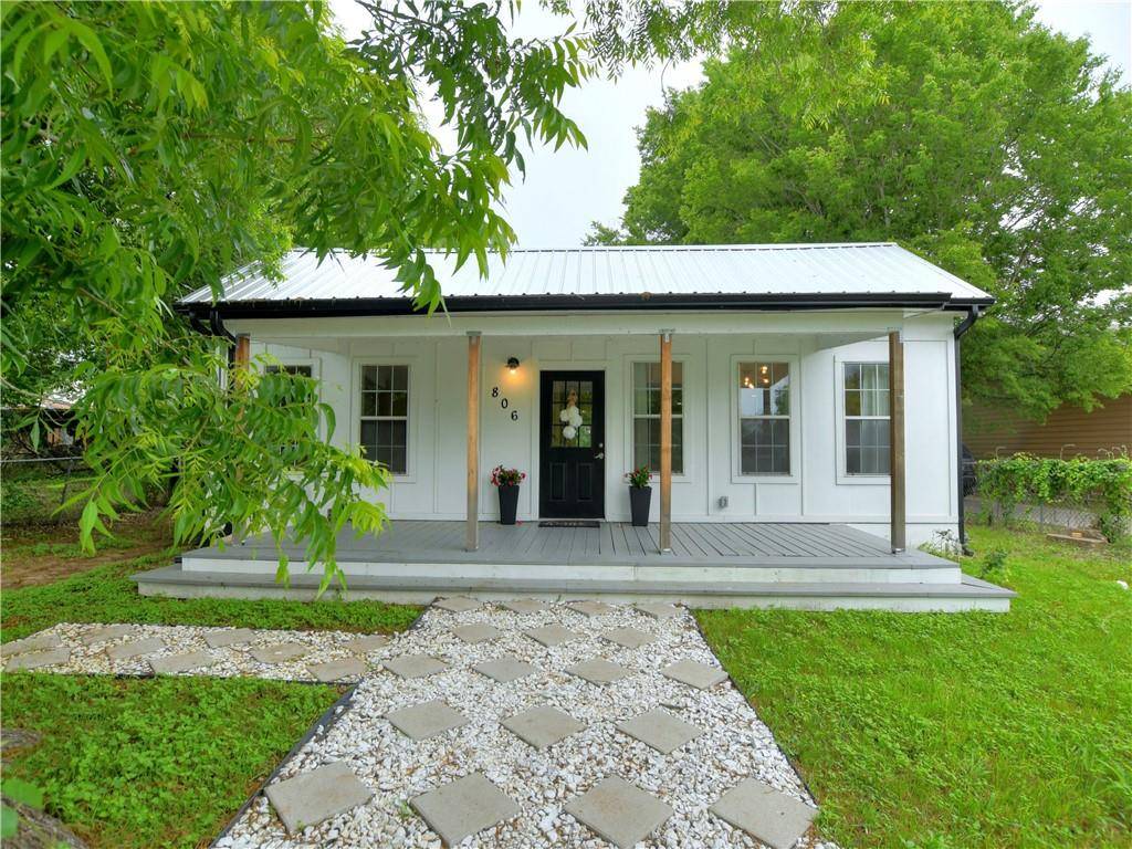 806 Emile ST, Bastrop, TX 78602