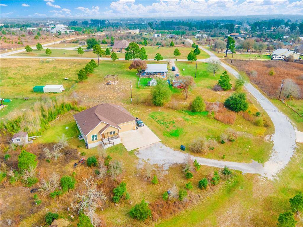 110 S Mockingbird LN, Bastrop, TX 78602
