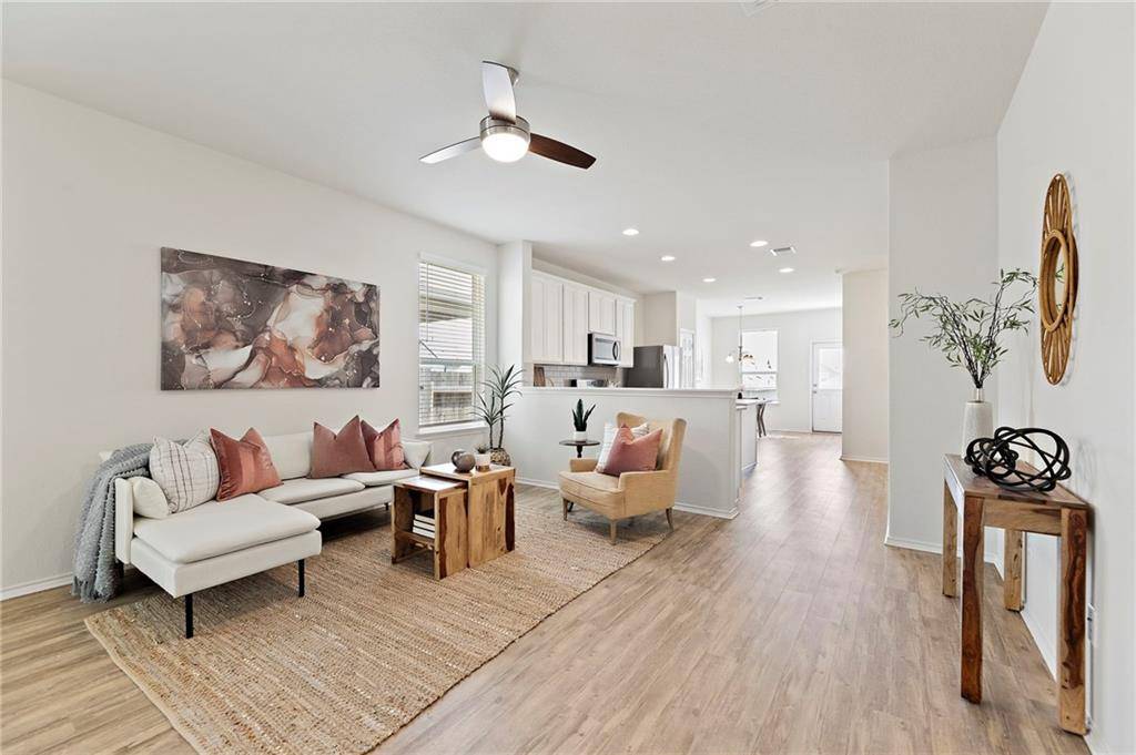 929 Eves Necklace DR, Buda, TX 78610
