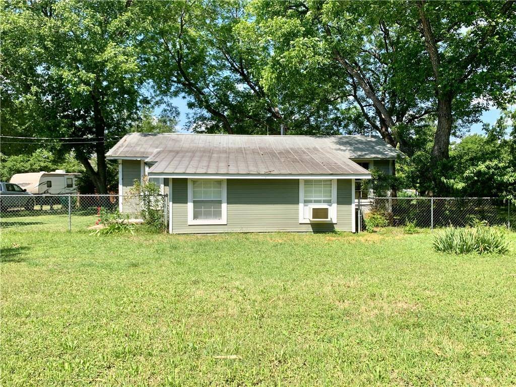 605 Gravel Pit RD, Taylor, TX 76574