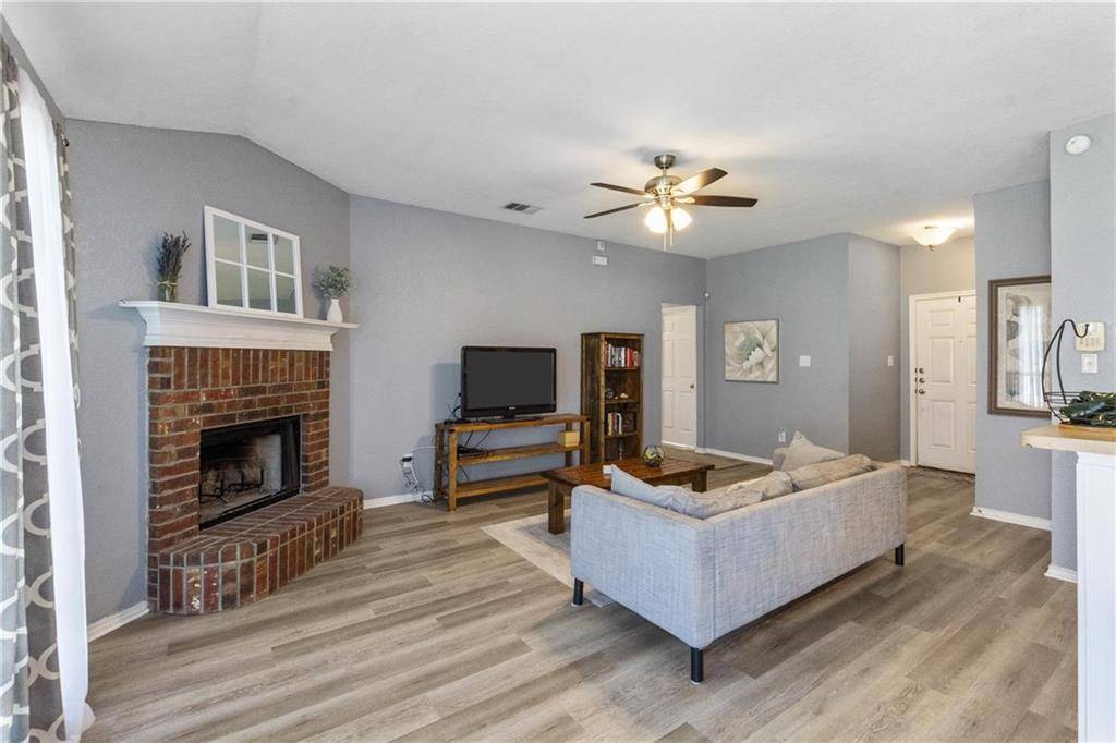 133 Valruth CIR, Kyle, TX 78640