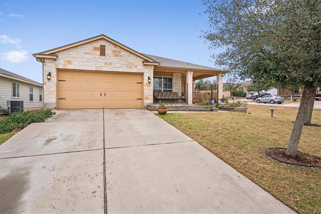600 Lakemont DR, Hutto, TX 78634