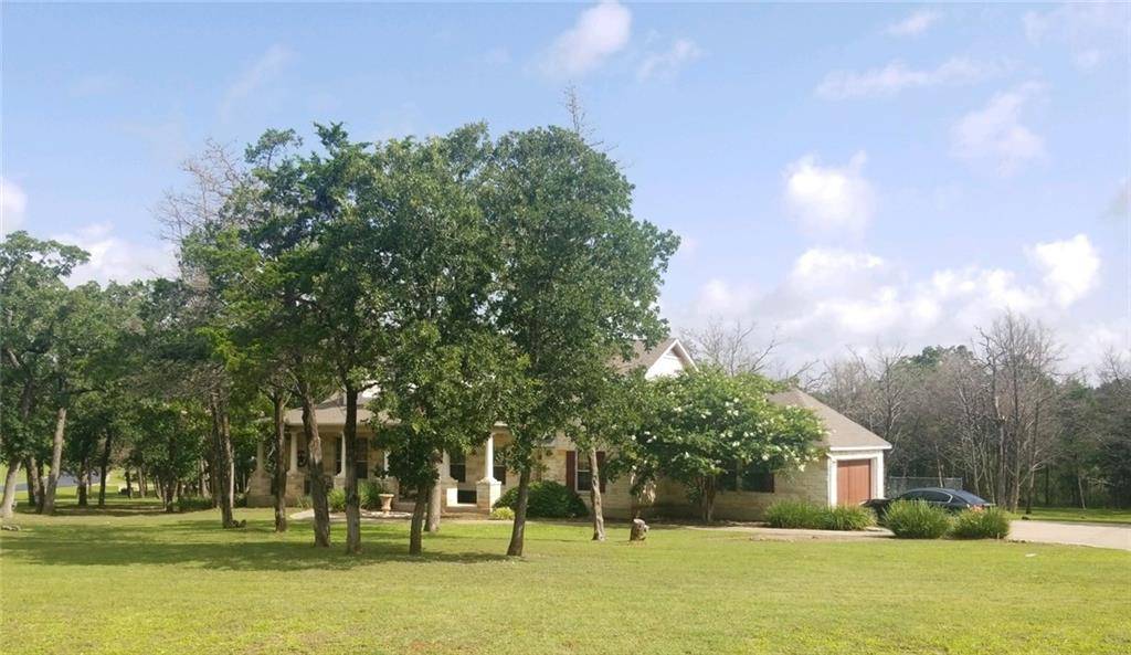 106 Eight Oaks DR, Bastrop, TX 78602
