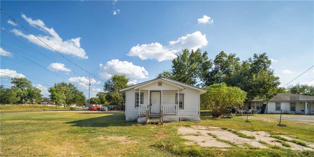 1311 Walnut ST, Bastrop, TX 78602
