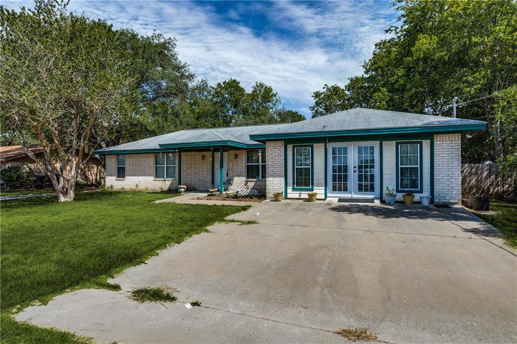 312 Holcombe DR, Lexington, TX 78947