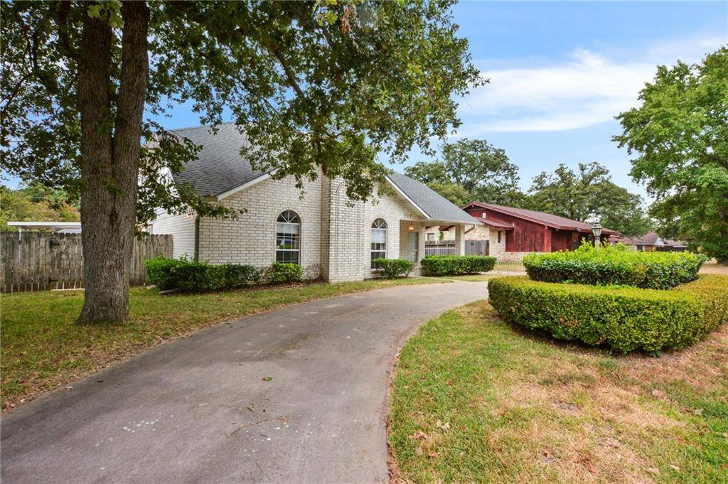 717 Middleton ST, Rockdale, TX 76567